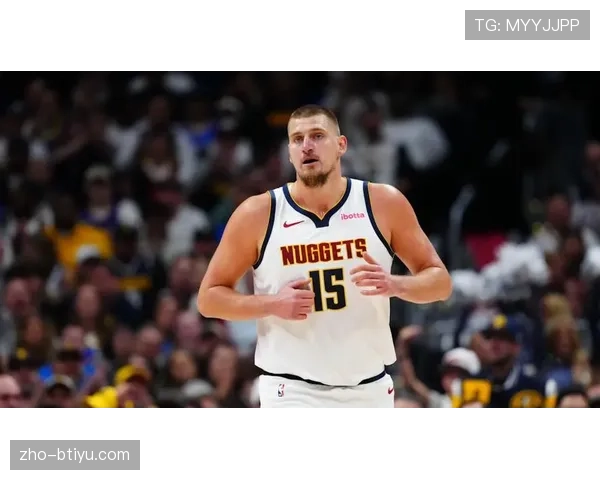 杨瀚森和约基奇赛前合练，为比赛做好准备